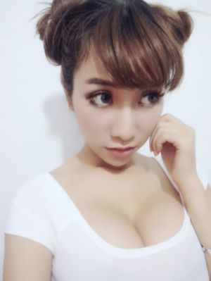 谢俞被塞东西
