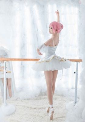 蜜桃臀